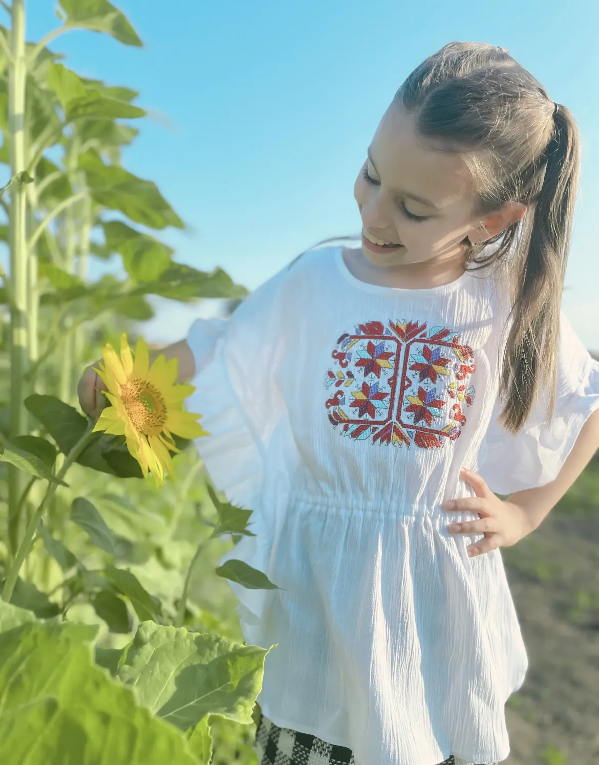 Ленени дрехи със шевици